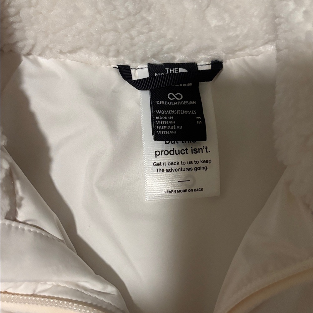 The North Face Women's White Quilted Puffer Jacket - Picture 3 of 8